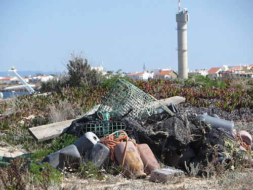 Faro
Litter on the beach<br />
Küste - Strand, Verschmutzung/Müll/Altlasten
